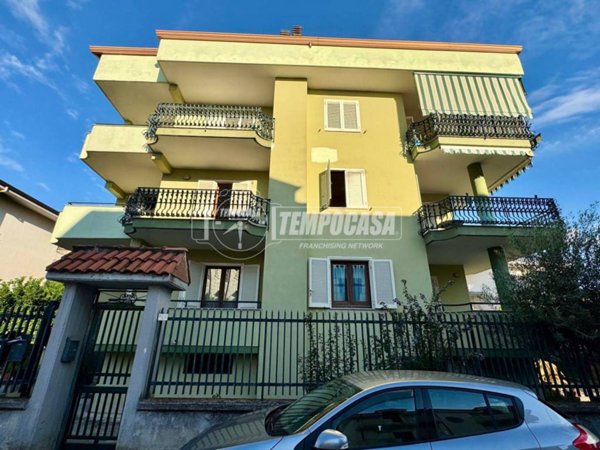 intera palazzina in vendita a Trentola Ducenta