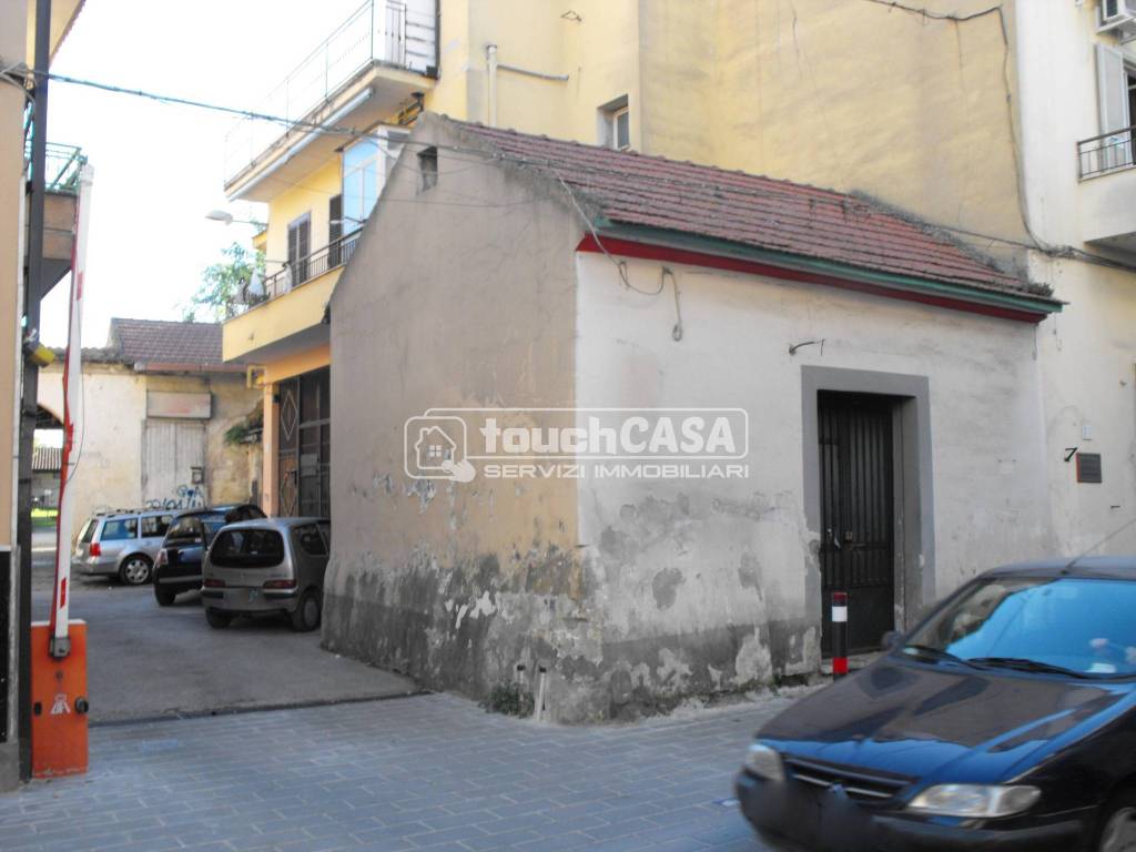 negozio in vendita a Trentola Ducenta