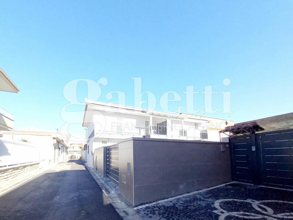 casa indipendente in vendita a Trentola Ducenta