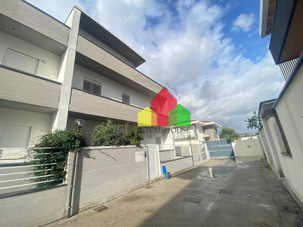 casa indipendente in vendita a Trentola Ducenta