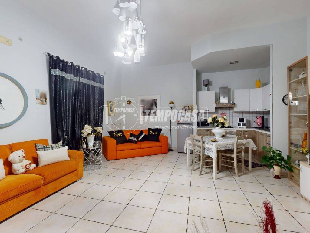 intera palazzina in vendita a Trentola Ducenta