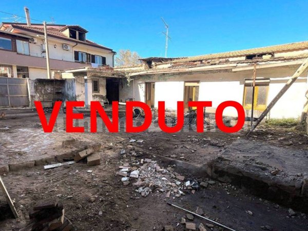 intera palazzina in vendita a Trentola Ducenta