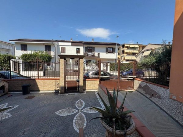 casa indipendente in vendita a Trentola Ducenta in zona Ischitella