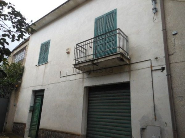 casa indipendente in vendita a Vairano Patenora