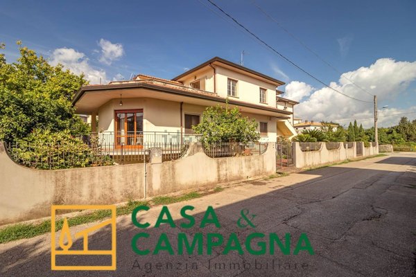 casa indipendente in vendita a Vairano Patenora