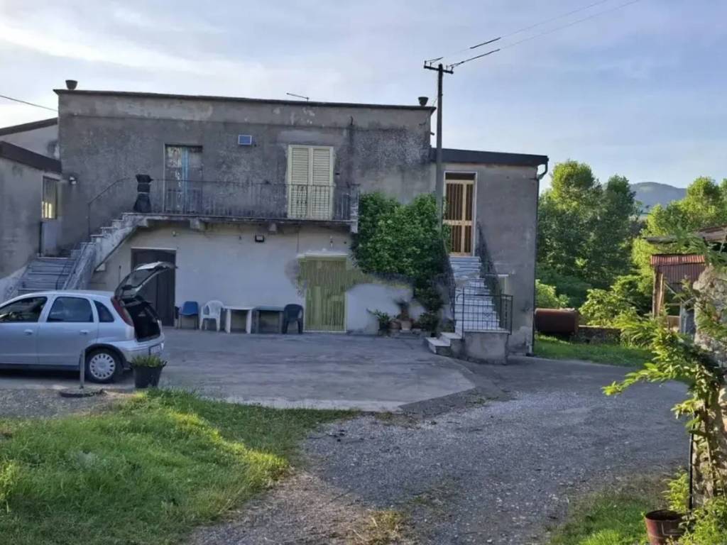 casa indipendente in vendita a Vairano Patenora