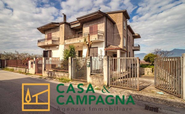 casa indipendente in vendita a Vairano Patenora