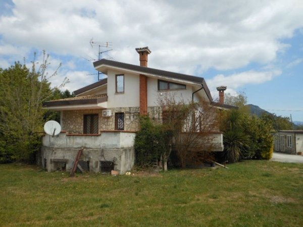 appartamento in vendita a Vairano Patenora in zona Vairano Scalo