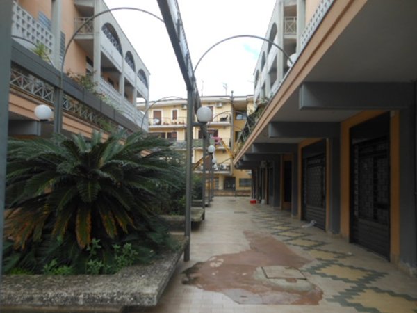 negozio in vendita a Vairano Patenora in zona Vairano Scalo