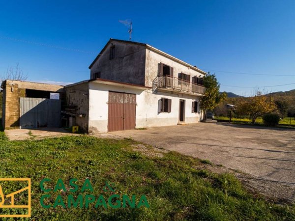 casa indipendente in vendita a Vairano Patenora