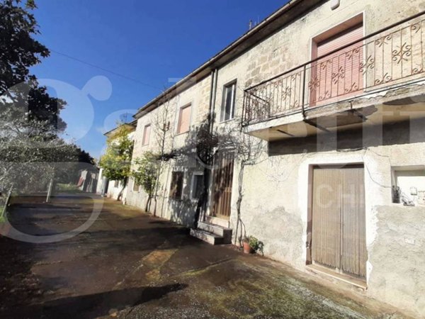 casa indipendente in vendita a Vairano Patenora in zona Marzanello