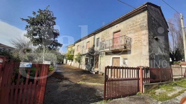 casa indipendente in vendita a Vairano Patenora in zona Marzanello