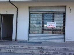negozio in vendita a Vairano Patenora in zona Marzanello