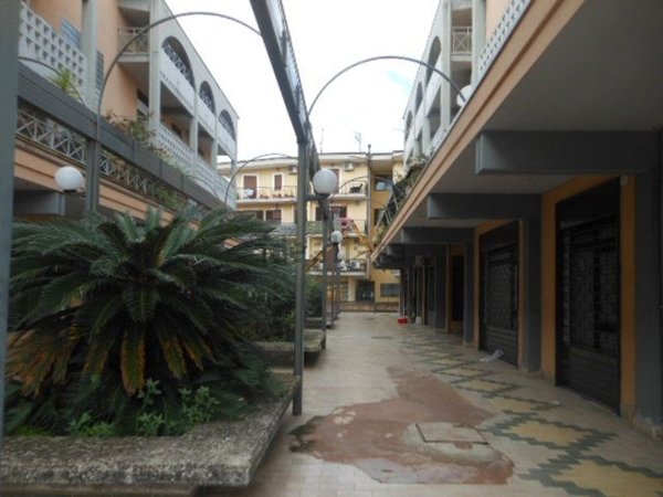 locale commerciale in vendita a Vairano Patenora in zona Vairano Scalo