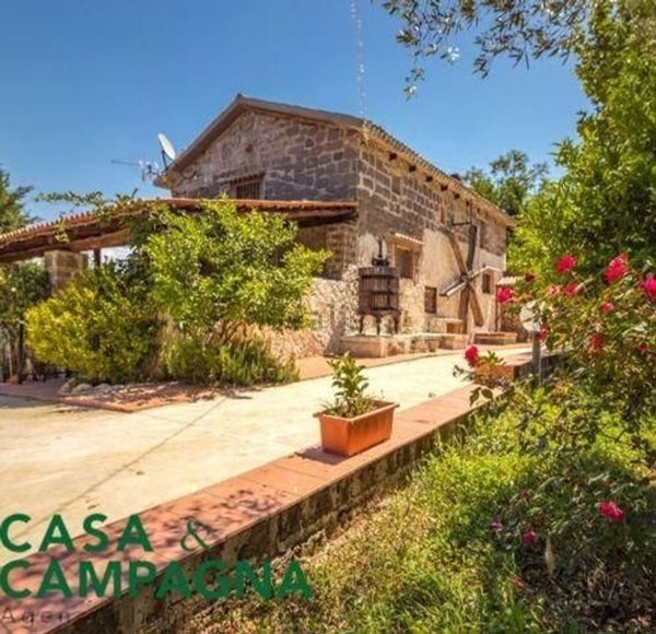 casa indipendente in vendita a Vairano Patenora