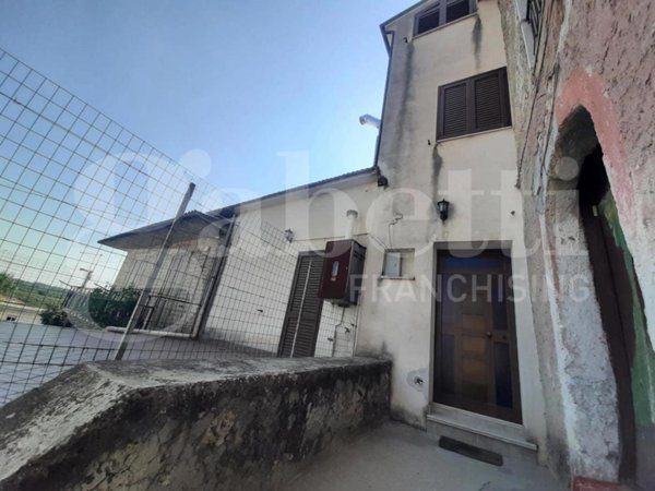 casale in vendita a Vairano Patenora in zona Marzanello