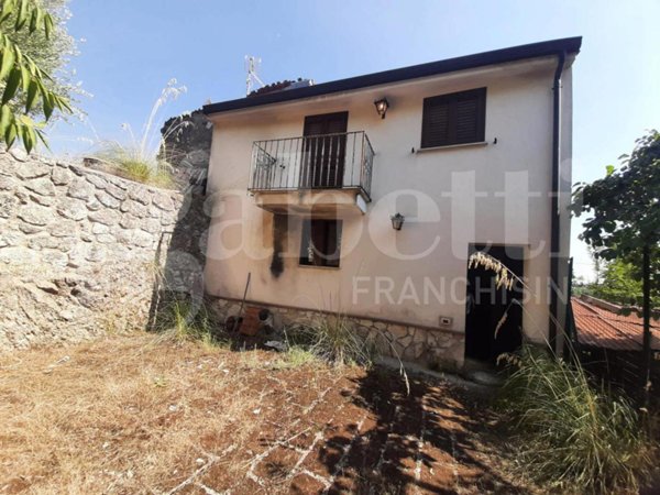 casale in vendita a Vairano Patenora in zona Marzanello