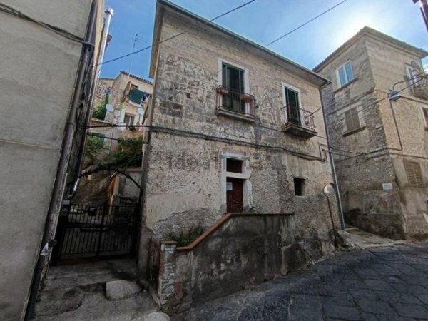 casa indipendente in vendita a Vairano Patenora