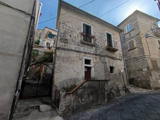 casa indipendente in vendita a Vairano Patenora