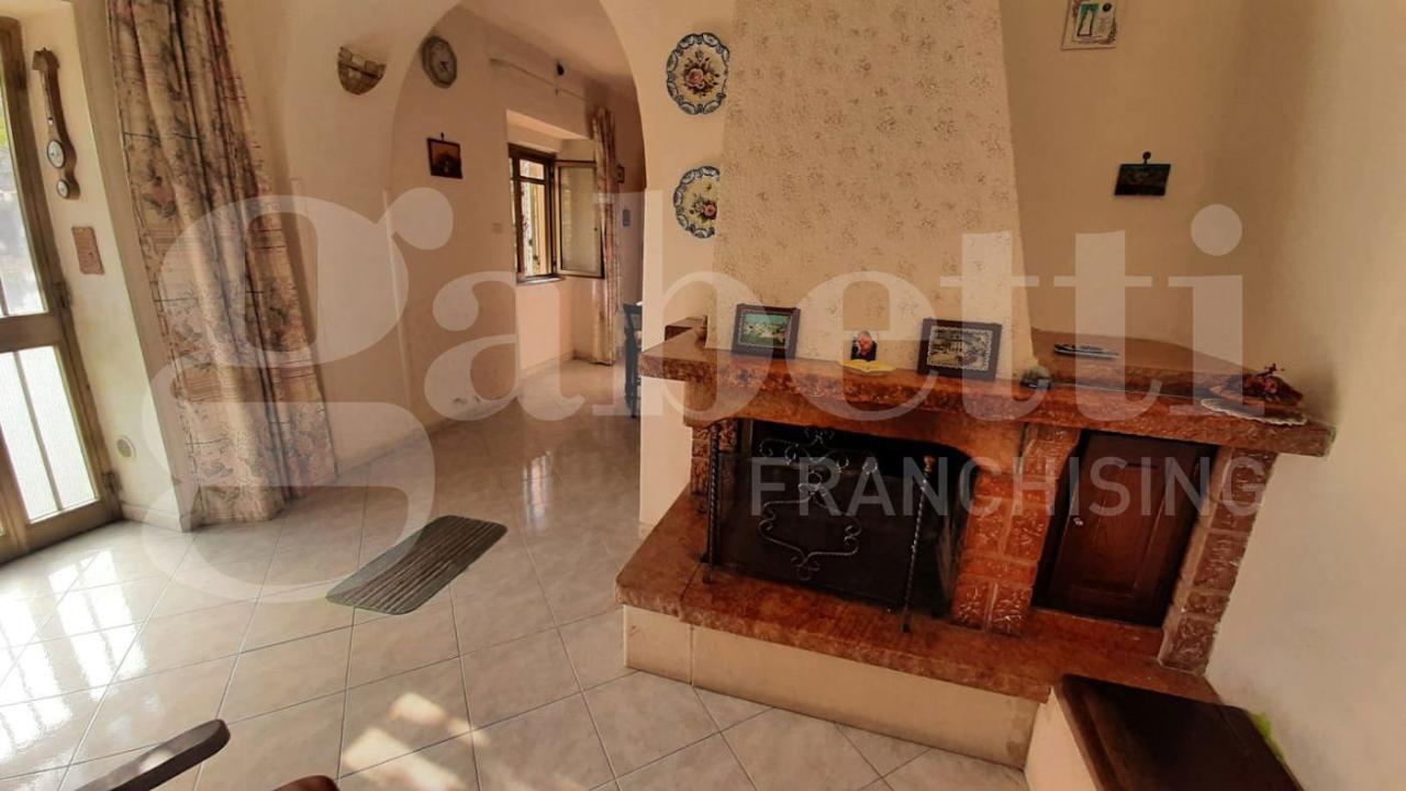 casa indipendente in vendita a Vairano Patenora in zona Marzanello