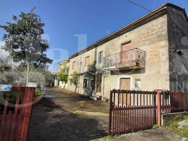 casa indipendente in vendita a Vairano Patenora in zona Marzanello