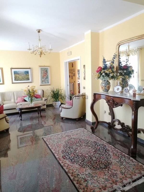 casa indipendente in vendita a Vairano Patenora in zona Vairano Scalo