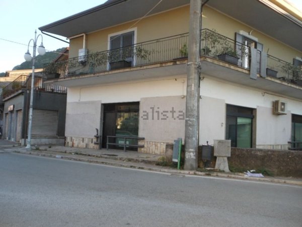 locale commerciale in vendita a Vairano Patenora