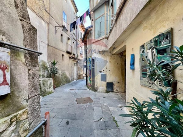 casa semindipendente in vendita a Vairano Patenora