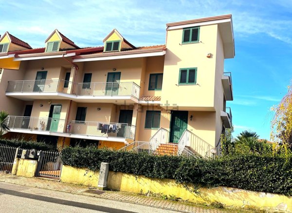 casa indipendente in vendita a Vairano Patenora in zona Vairano Scalo