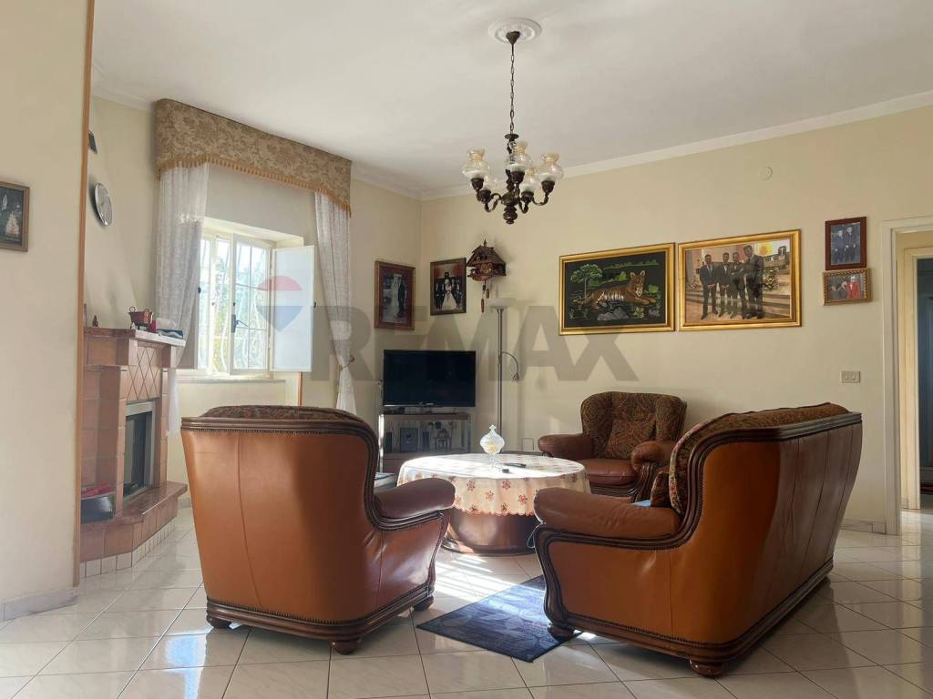 casa indipendente in vendita a Vairano Patenora