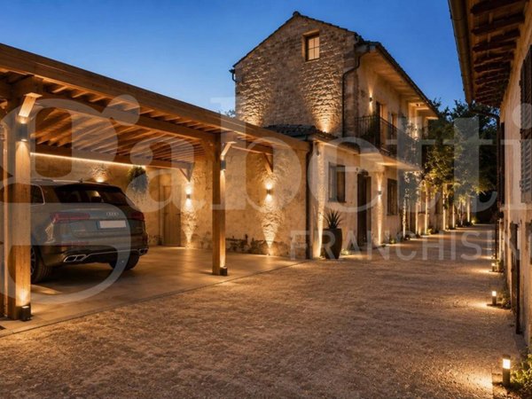 casa indipendente in vendita a Vairano Patenora in zona Marzanello