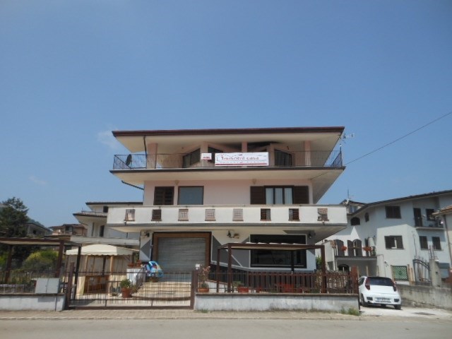 locale commerciale in vendita a Vairano Patenora