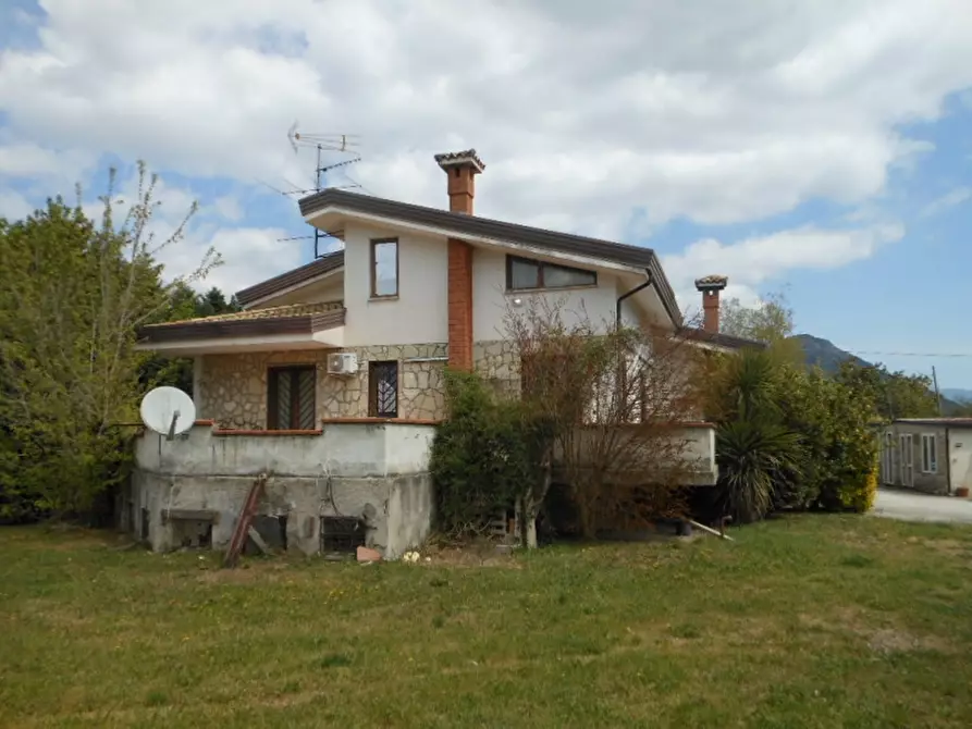casa indipendente in vendita a Vairano Patenora in zona Vairano Scalo