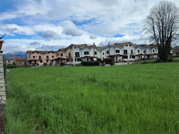 terreno edificabile in vendita a Vairano Patenora