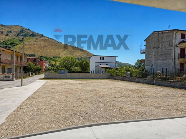 casa indipendente in vendita a Vairano Patenora in zona Vairano Scalo