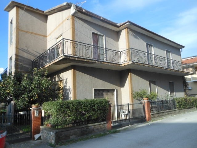 casa indipendente in vendita a Vairano Patenora in zona Vairano Scalo