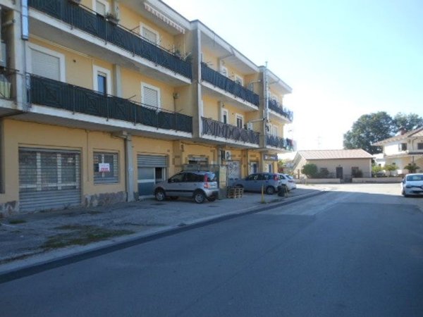 locale commerciale in vendita a Vairano Patenora