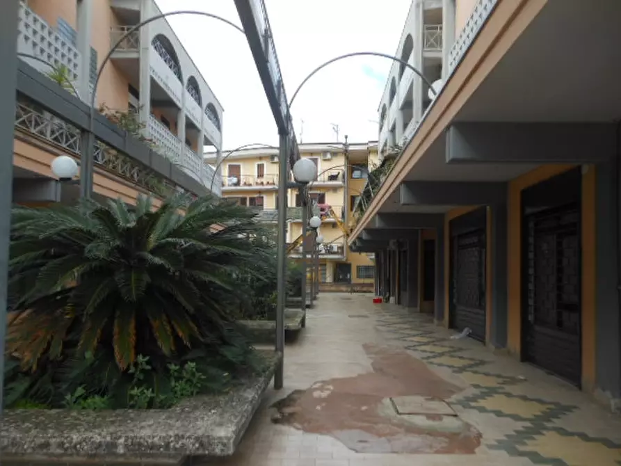 locale commerciale in vendita a Vairano Patenora in zona Vairano Scalo