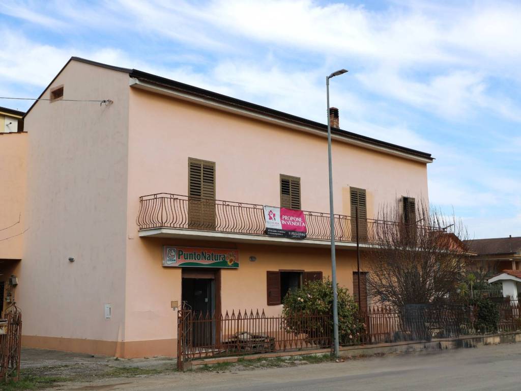 casa indipendente in vendita a Valle di Maddaloni
