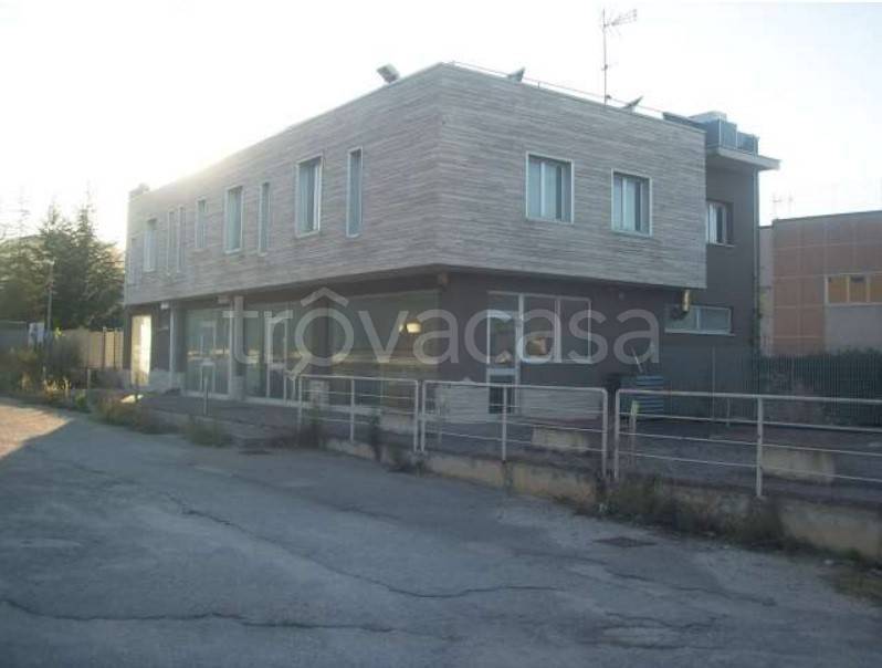 ufficio in vendita a Valle di Maddaloni