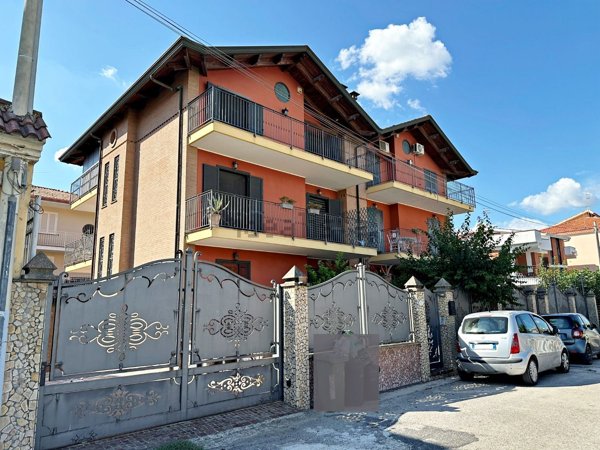 casa indipendente in vendita a Villa di Briano