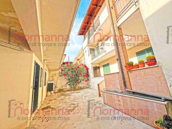 casa indipendente in vendita a Villa di Briano