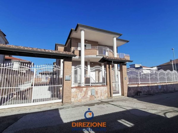 casa indipendente in vendita a Villa di Briano