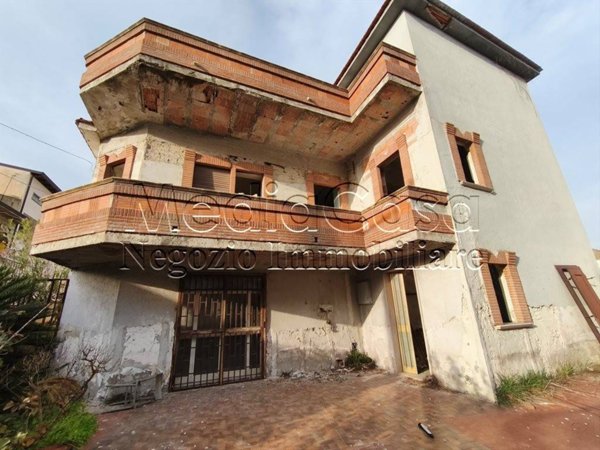 casa indipendente in vendita a Villa di Briano