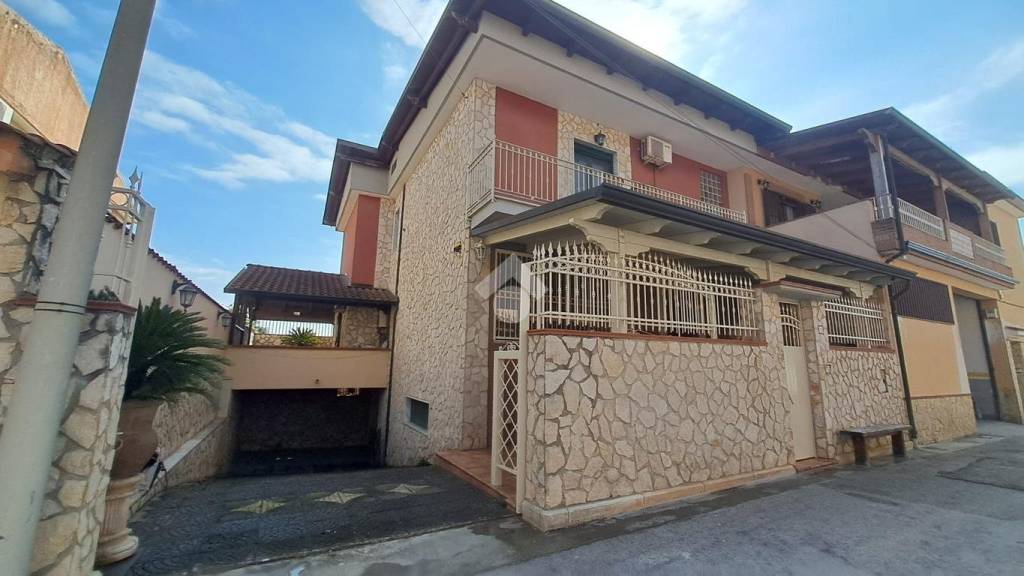 casa indipendente in vendita a Villa di Briano