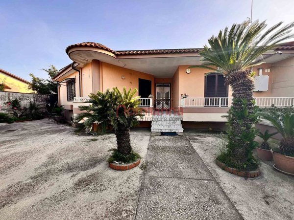 casa indipendente in vendita a Villa di Briano