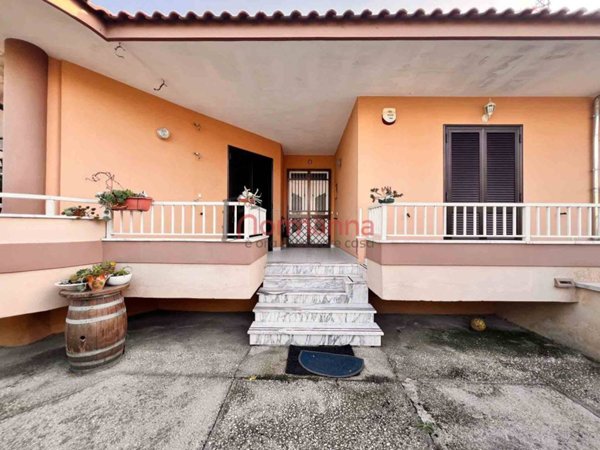 casa indipendente in vendita a Villa di Briano
