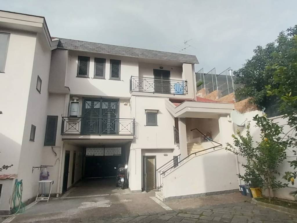 casa indipendente in vendita a Villa di Briano