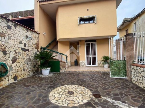 casa indipendente in vendita a Villa di Briano