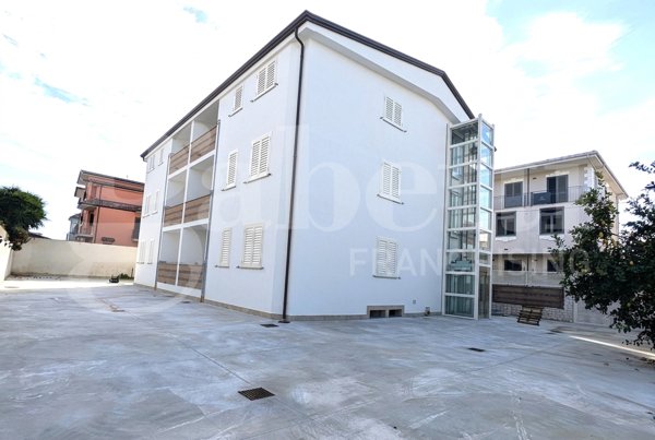 casa indipendente in vendita a Villa di Briano